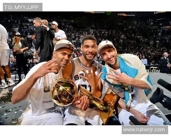 三个字篮球明星的传奇故事与球场背后的奋斗历程